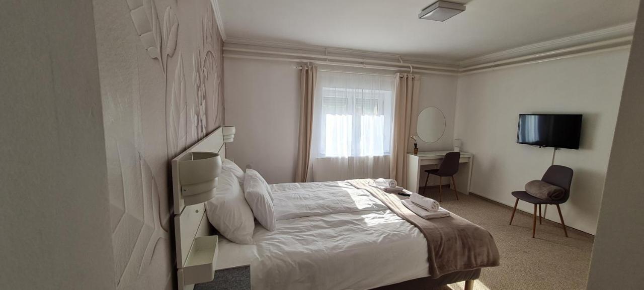 Lugas Apartman Miskolctapolca 2 Haloszoba Dezsa Es Jakuzzi Koezel A Barlangfuerdohoez Экстерьер фото