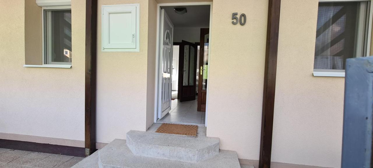 Lugas Apartman Miskolctapolca 2 Haloszoba Dezsa Es Jakuzzi Koezel A Barlangfuerdohoez Экстерьер фото