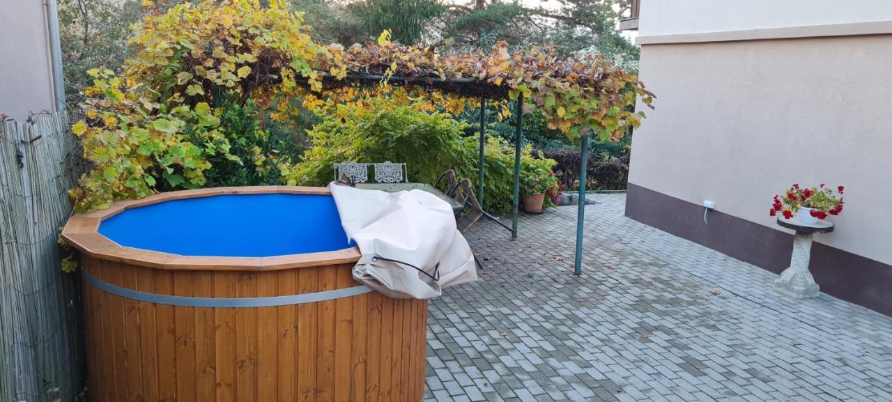 Lugas Apartman Miskolctapolca 2 Haloszoba Dezsa Es Jakuzzi Koezel A Barlangfuerdohoez Экстерьер фото
