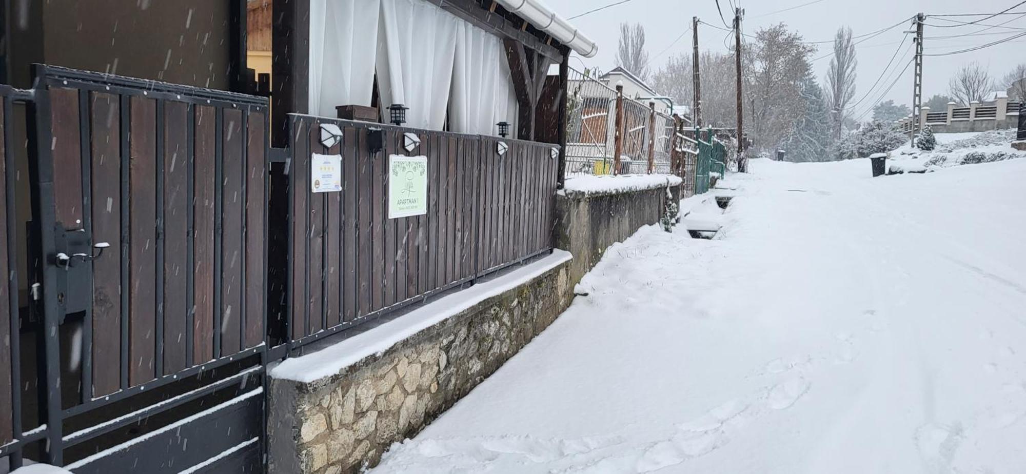 Lugas Apartman Miskolctapolca 2 Haloszoba Dezsa Es Jakuzzi Koezel A Barlangfuerdohoez Экстерьер фото