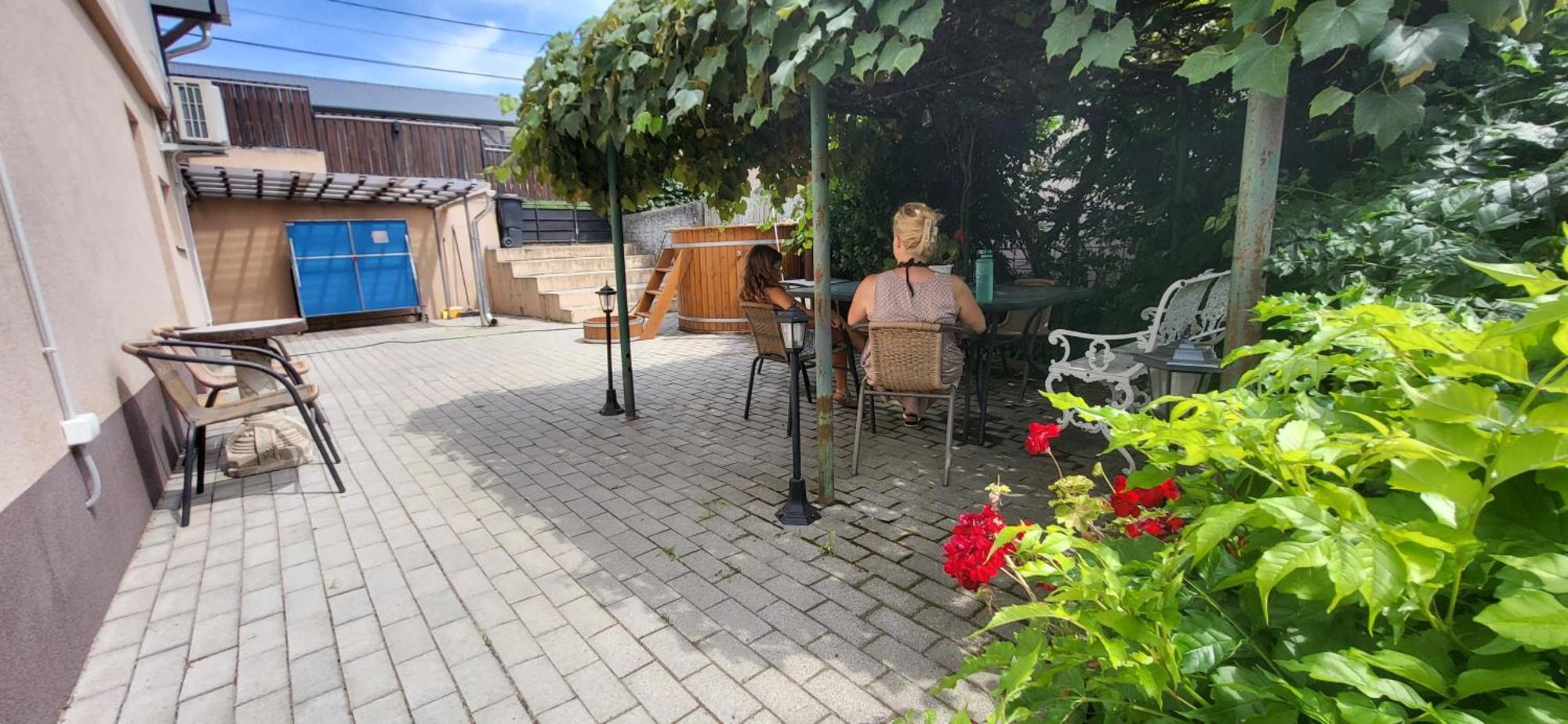 Lugas Apartman Miskolctapolca 2 Haloszoba Dezsa Es Jakuzzi Koezel A Barlangfuerdohoez Экстерьер фото